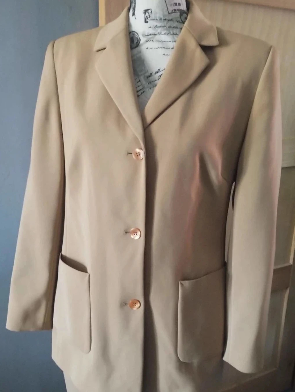 Tailleur falda color marrón claro,Top 3 Suisses, T40 – photo 2